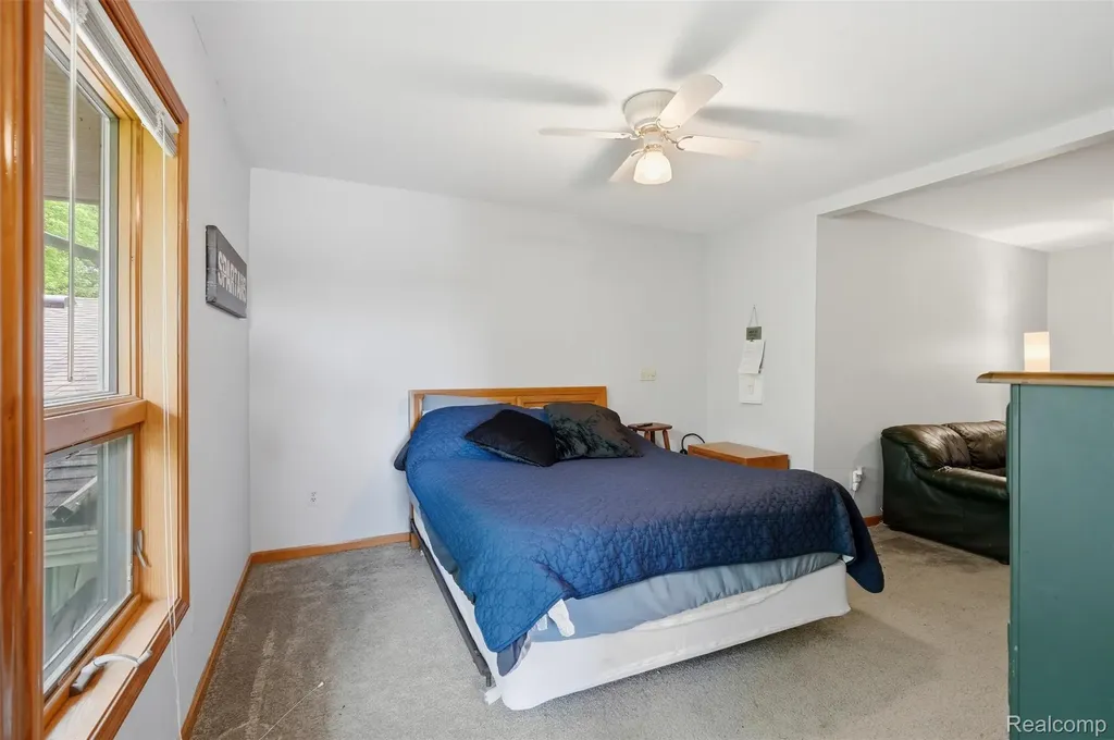 11034 Grand River Road Green Oak Township MI 48116
