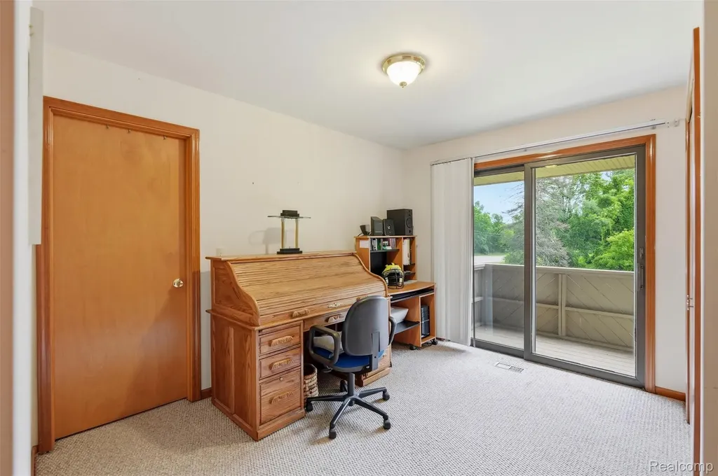 11034 Grand River Road Green Oak Township MI 48116
