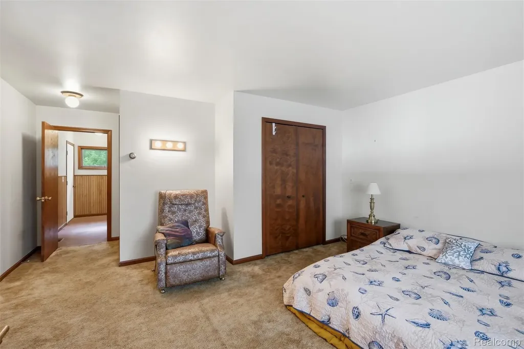 11034 Grand River Road Green Oak Township MI 48116