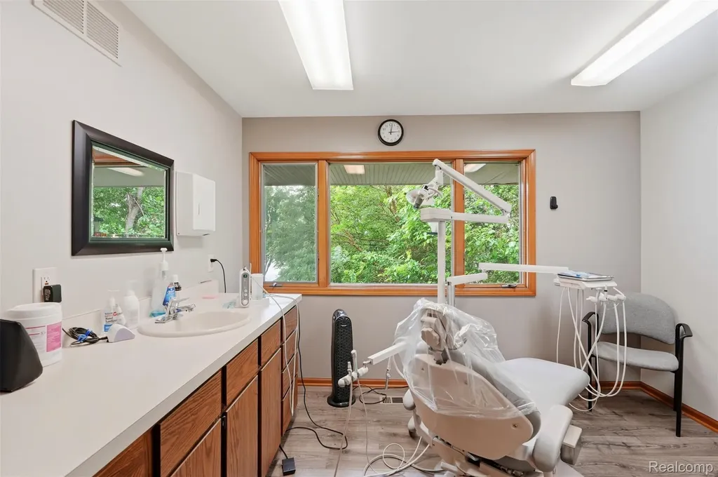 11034 Grand River Road Green Oak Township MI 48116