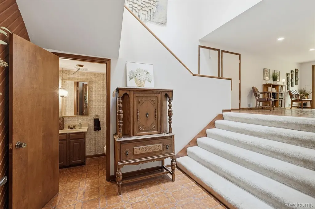 11034 Grand River Road Green Oak Township MI 48116