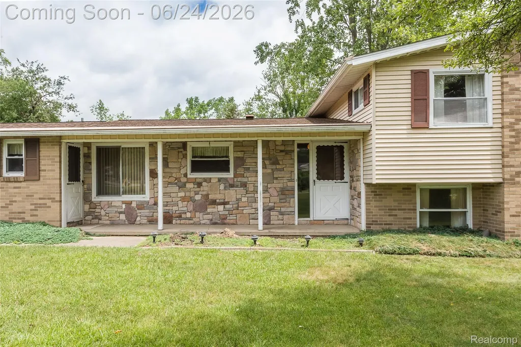 1165 Camelot Drive Putnam Township MI 48169