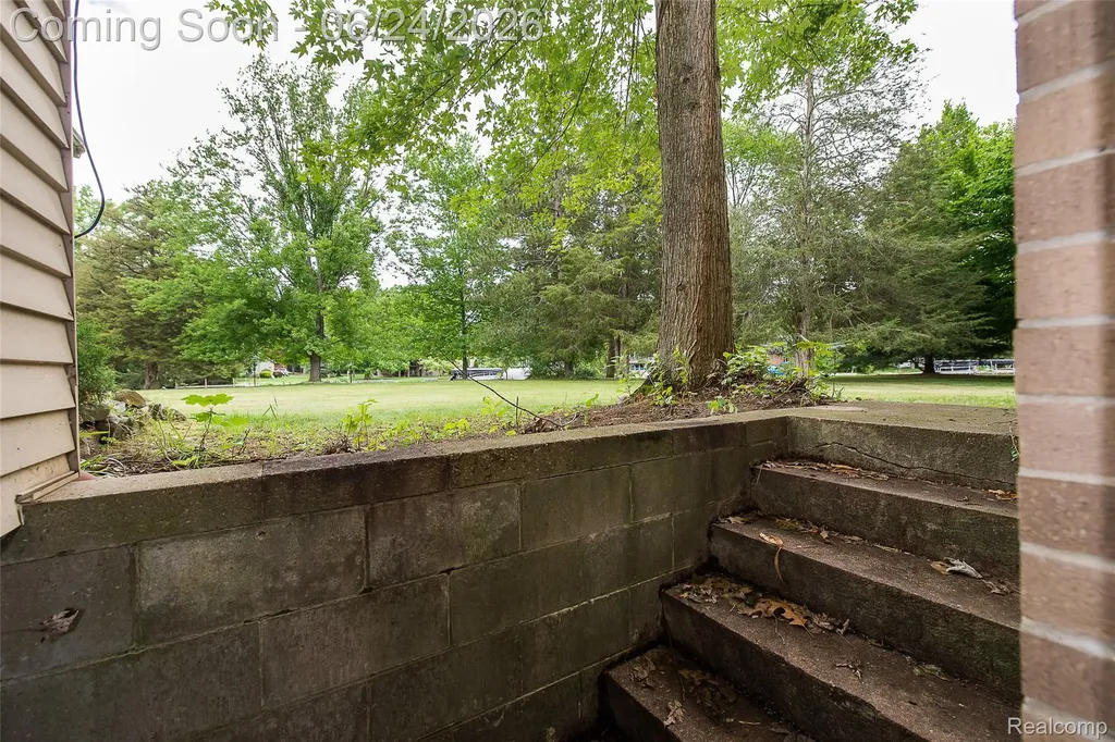 1165 Camelot 1165 Camelot Drive Putnam Township MI 48169