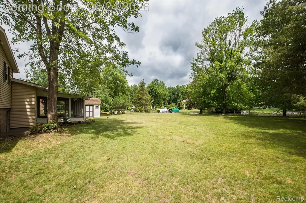 1165 Camelot Drive Putnam Township MI 48169