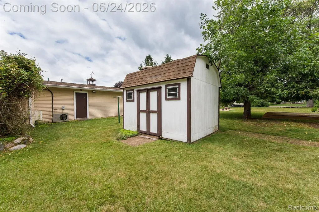 1165 Camelot 1165 Camelot Drive Putnam Township MI 48169