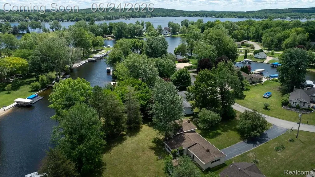 1165 Camelot Drive Putnam Township MI 48169