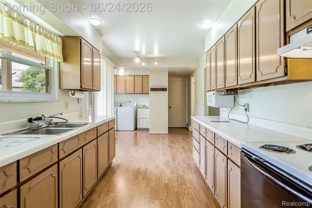 1165 Camelot 1165 Camelot Drive Putnam Township MI 48169