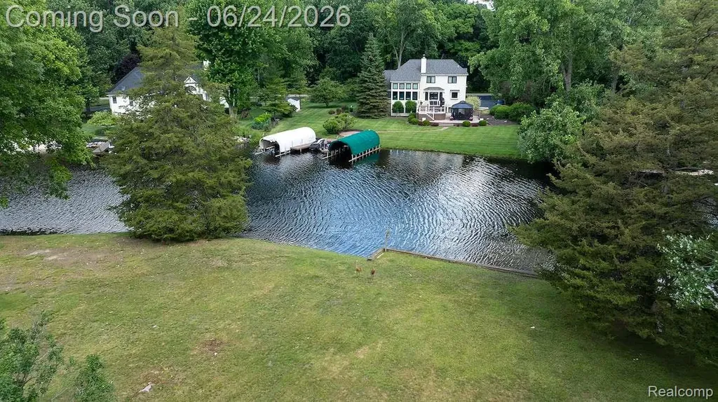 1165 Camelot 1165 Camelot Drive Putnam Township MI 48169