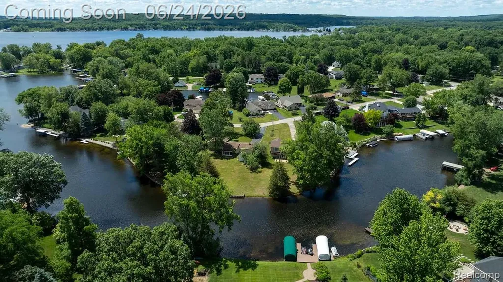 1165 Camelot Drive Putnam Township MI 48169