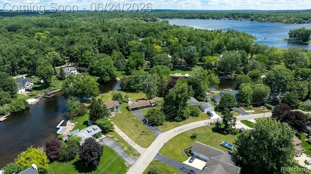 1165 Camelot Drive Putnam Township MI 48169