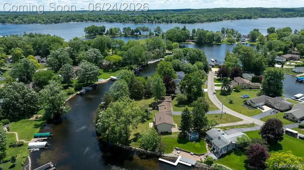 1165 Camelot Drive Putnam Township MI 48169