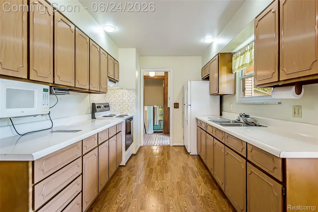 1165 Camelot 1165 Camelot Drive Putnam Township MI 48169