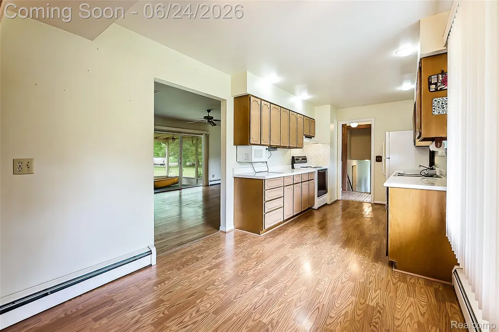 1165 Camelot 1165 Camelot Drive Putnam Township MI 48169