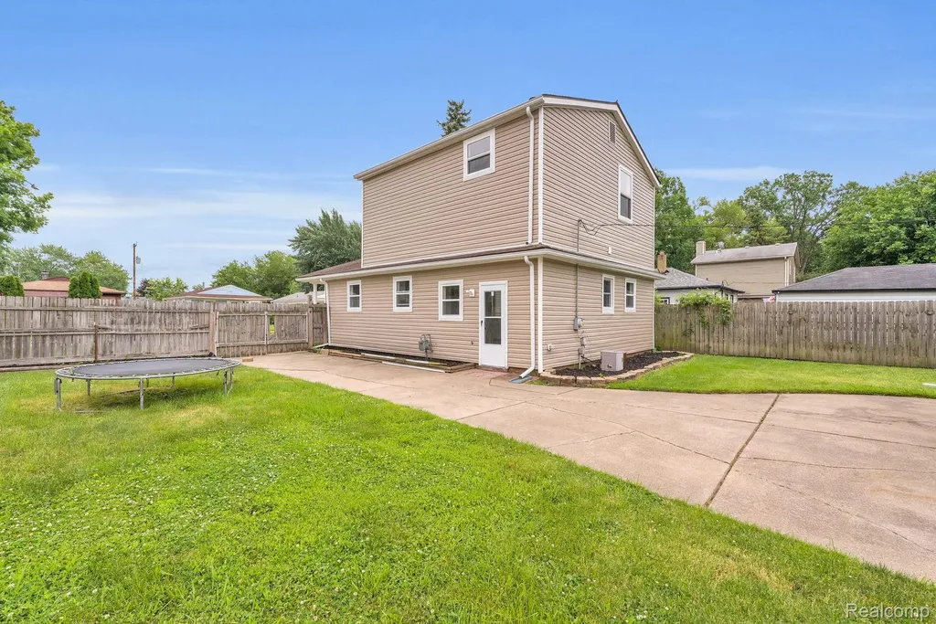 6530 Madison Street Taylor City MI 48180