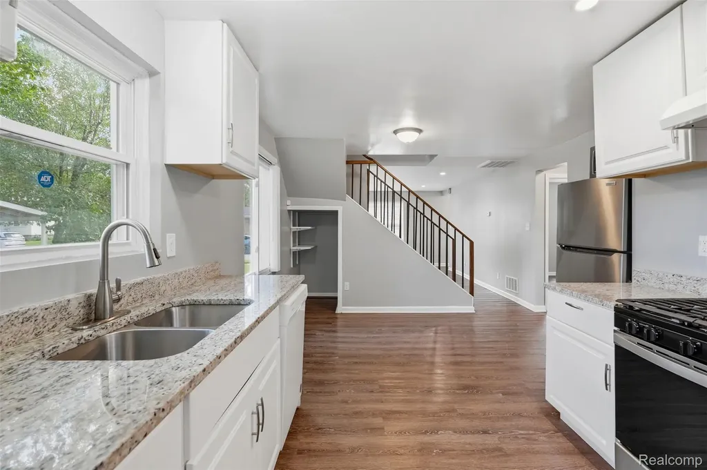3050 Grayson Street Ferndale City MI 48220