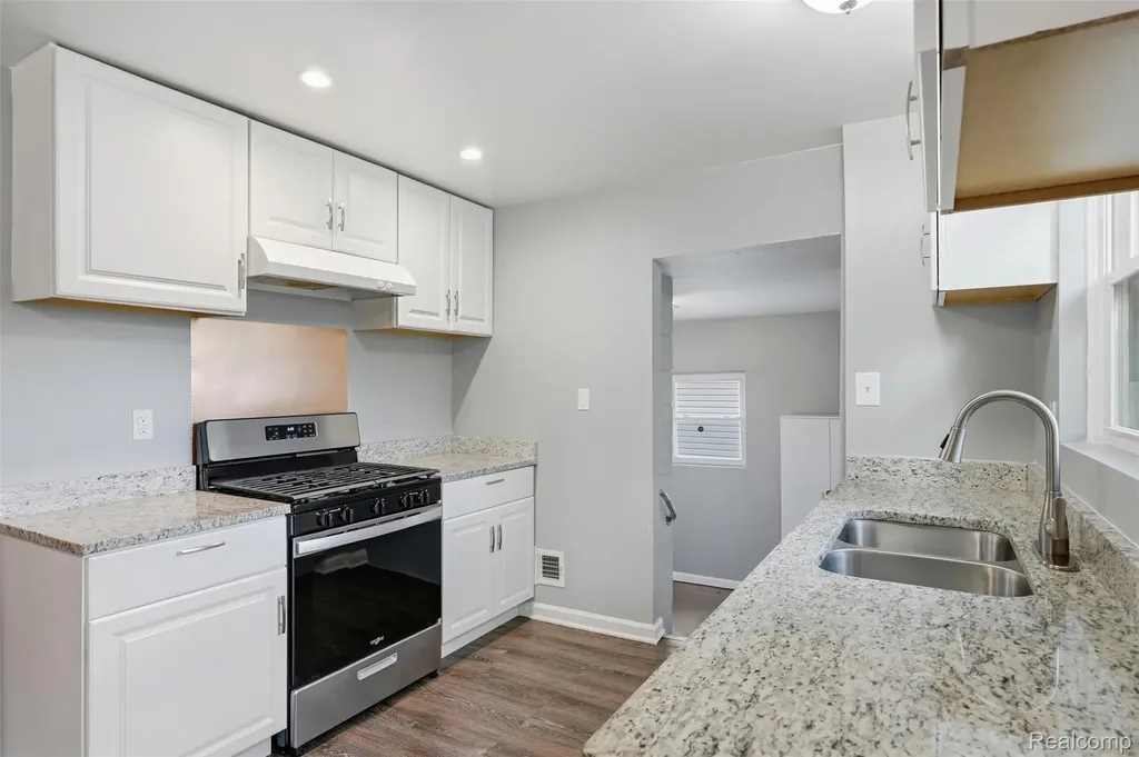 3050 Grayson Street Ferndale City MI 48220