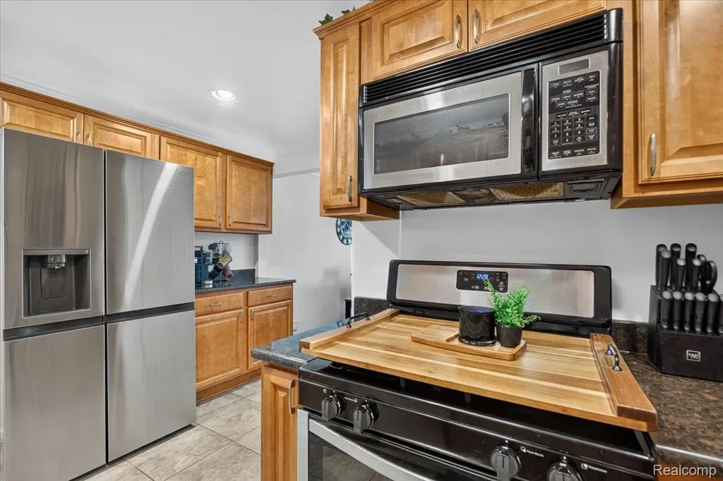 22611 Detour Street St. Clair Shores City MI 48082