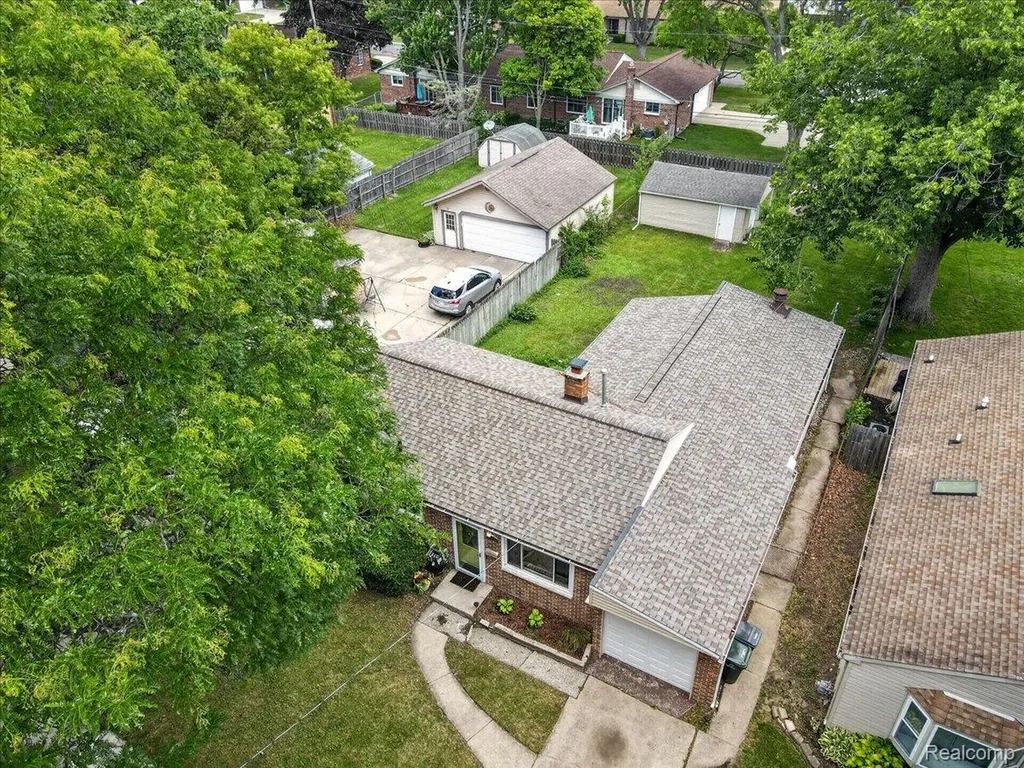 22611 Detour Street St. Clair Shores City MI 48082
