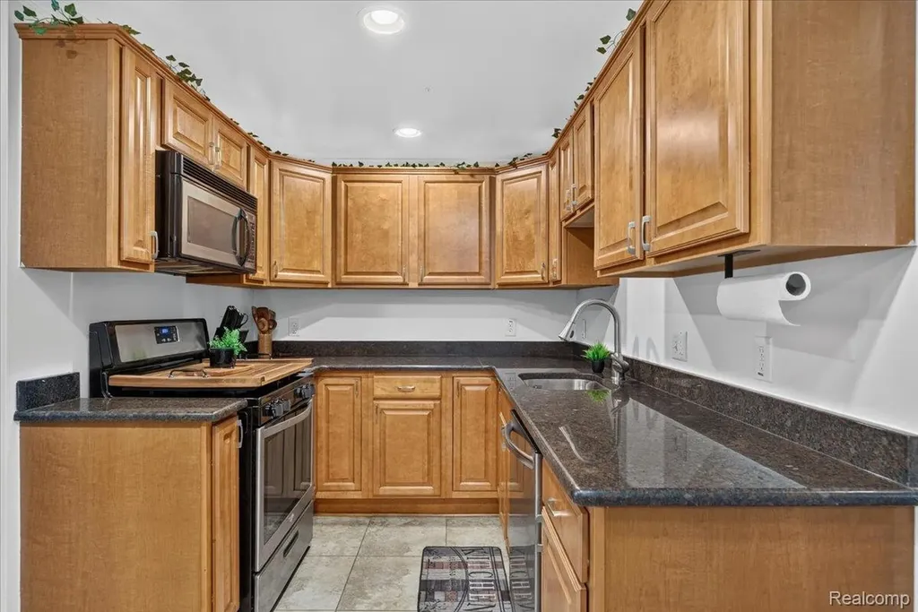 22611 Detour Street St. Clair Shores City MI 48082