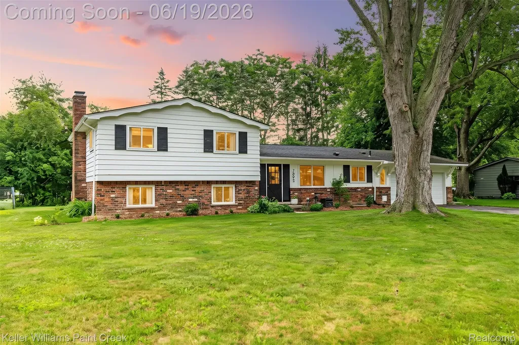 7093 Stonebrook Road West Bloomfield Charter Township MI 48322