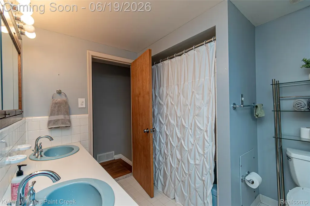 7093 Stonebrook Road West Bloomfield Charter Township MI 48322