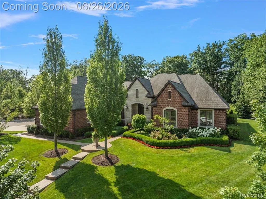 3071 Emeraude Court Oakland Charter Township MI 48306