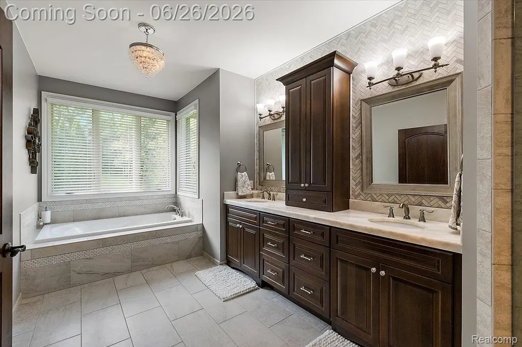 3071 Emeraude Court Oakland Charter Township MI 48306