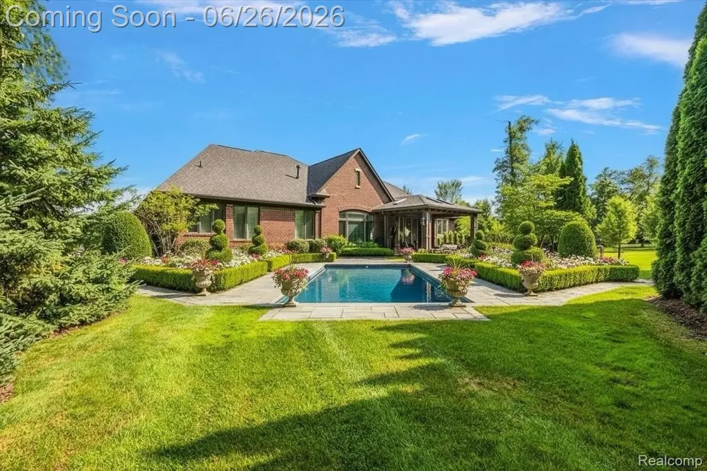 3071 Emeraude Court Oakland Charter Township MI 48306