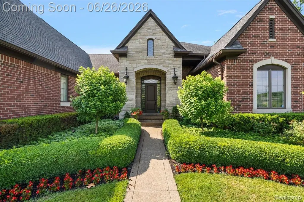 3071 Emeraude Court Oakland Charter Township MI 48306