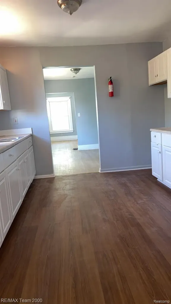734 Cleophus Parkway Lincoln Park City MI 48146