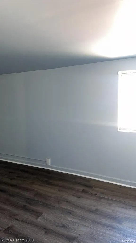 734 Cleophus Parkway Lincoln Park City MI 48146