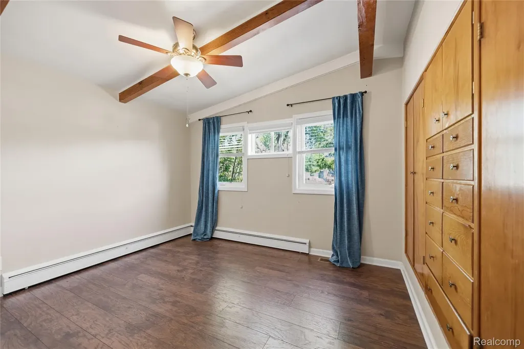 10470 King Road Springfield Charter Township MI 48350