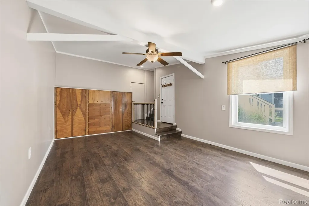 10470 King Road Springfield Charter Township MI 48350