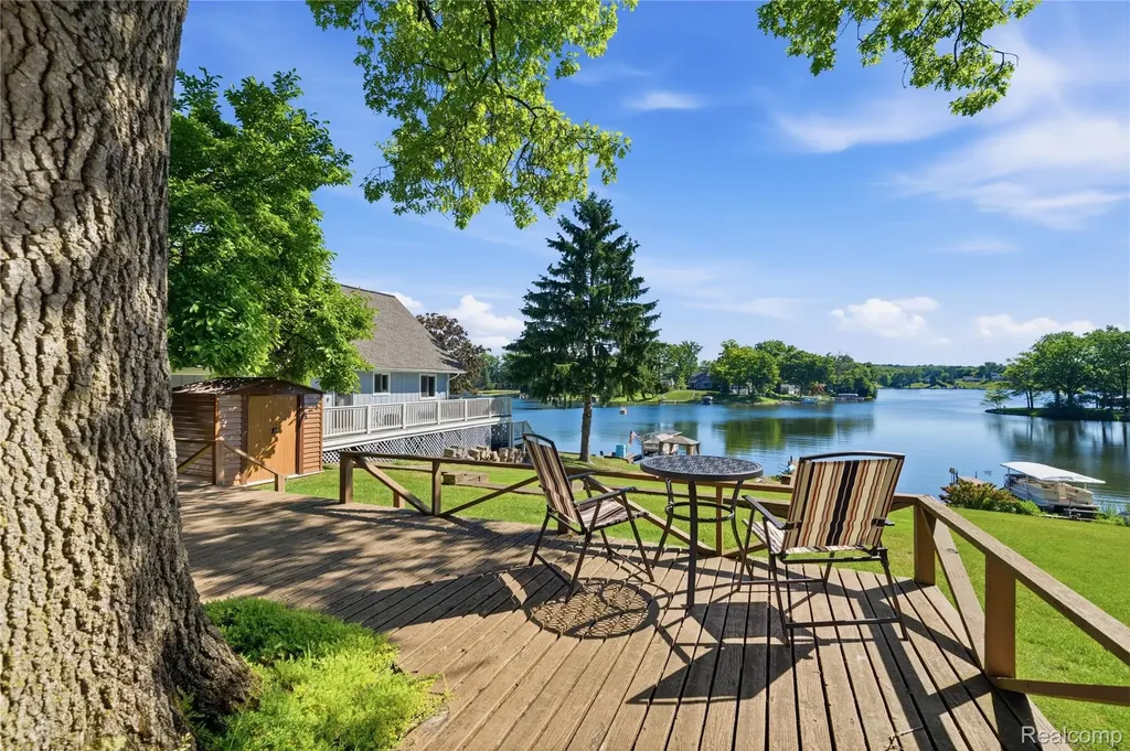 10470 King Road Springfield Charter Township MI 48350