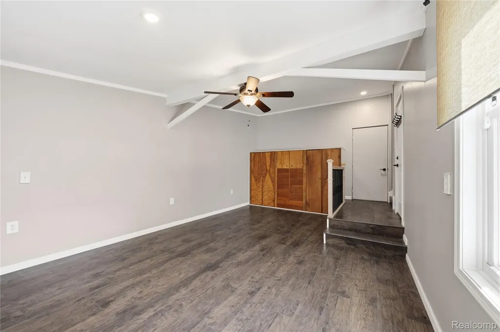 10470 King Road Springfield Charter Township MI 48350