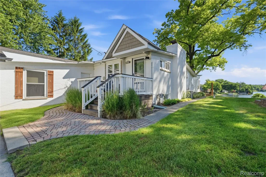 10470 King Road Springfield Charter Township MI 48350
