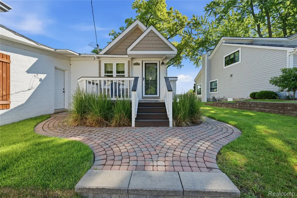 10470 King Road Springfield Charter Township MI 48350