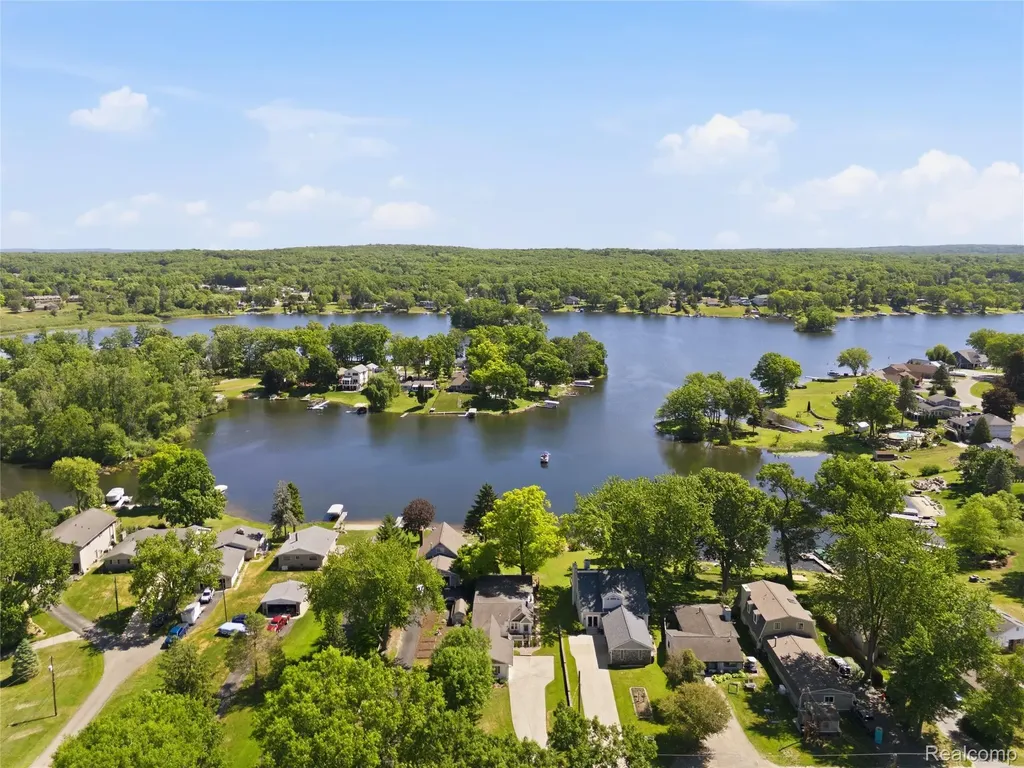10470 King Road Springfield Charter Township MI 48350