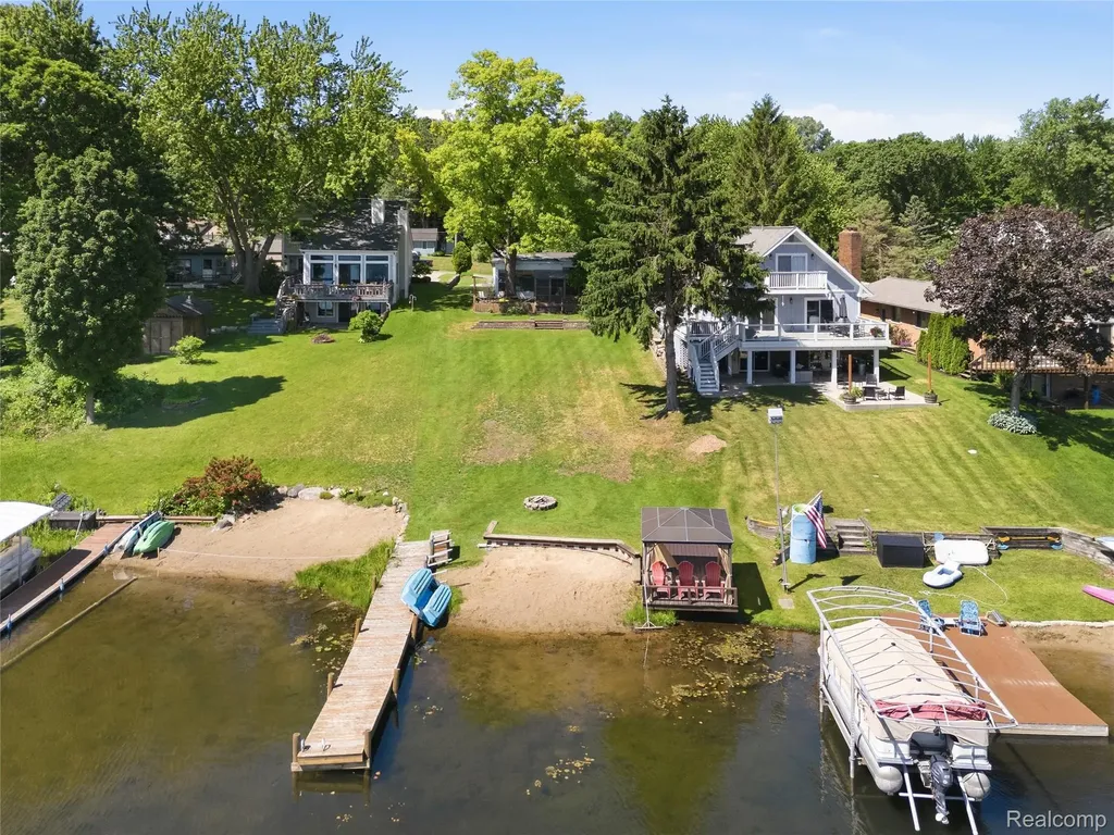 10470 King Road Springfield Charter Township MI 48350