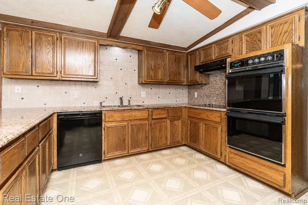 2898 Eagle Drive Rochester Hills City MI 48309