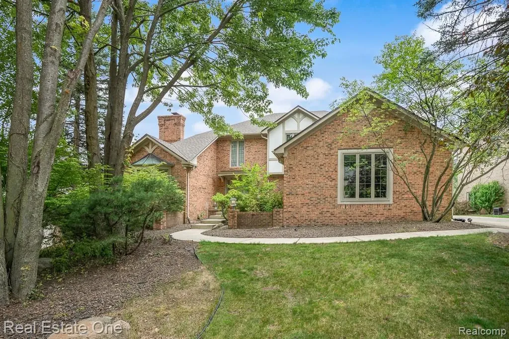 2898 Eagle Drive Rochester Hills City MI 48309