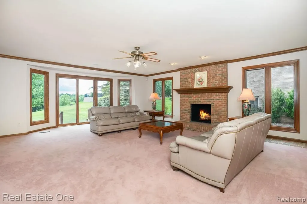 2898 Eagle Drive Rochester Hills City MI 48309