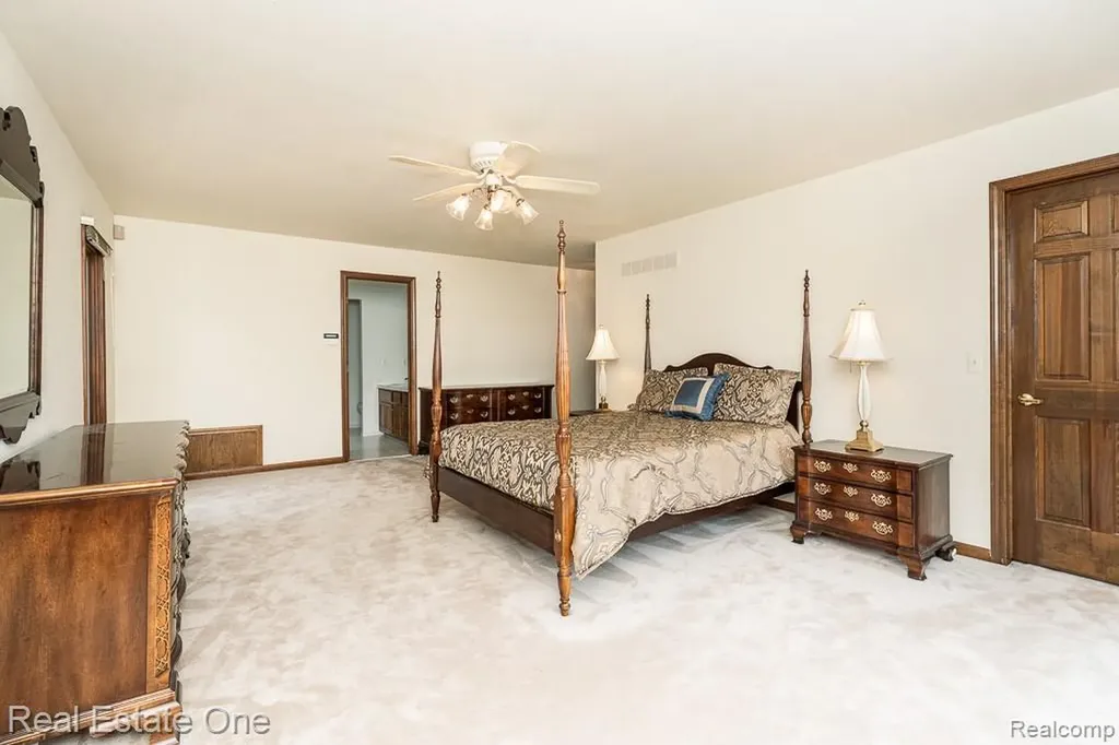 2898 Eagle Drive Rochester Hills City MI 48309