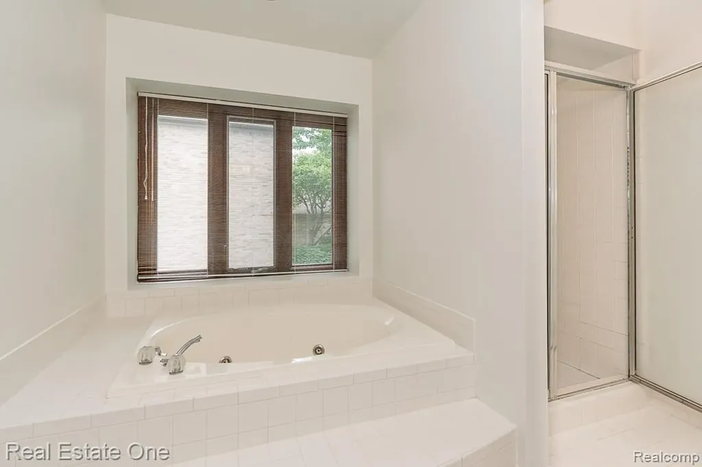 2898 Eagle Drive Rochester Hills City MI 48309