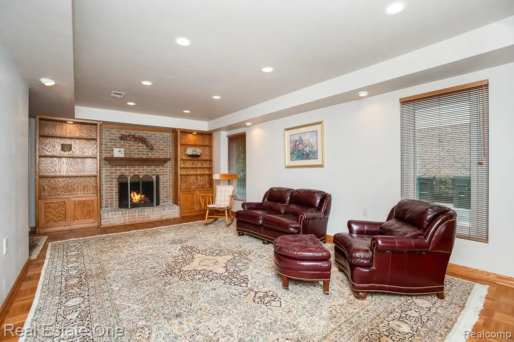 2898 Eagle Drive Rochester Hills City MI 48309