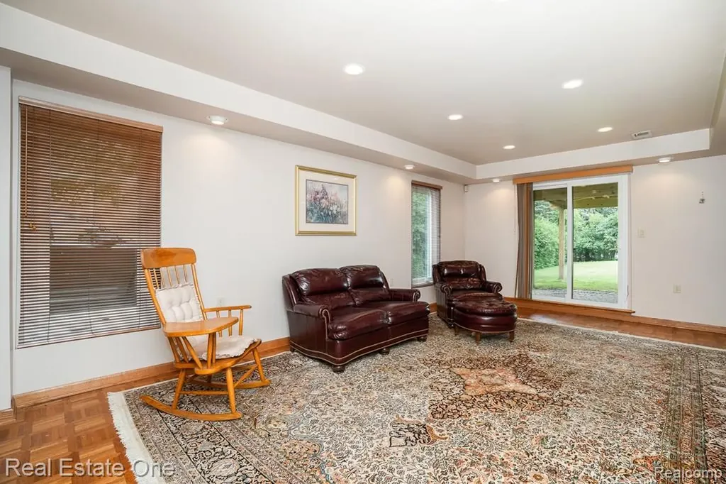 2898 Eagle Drive Rochester Hills City MI 48309