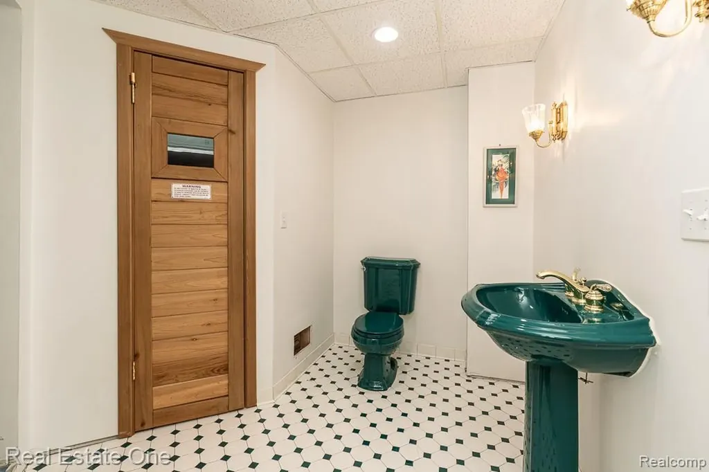2898 Eagle Drive Rochester Hills City MI 48309