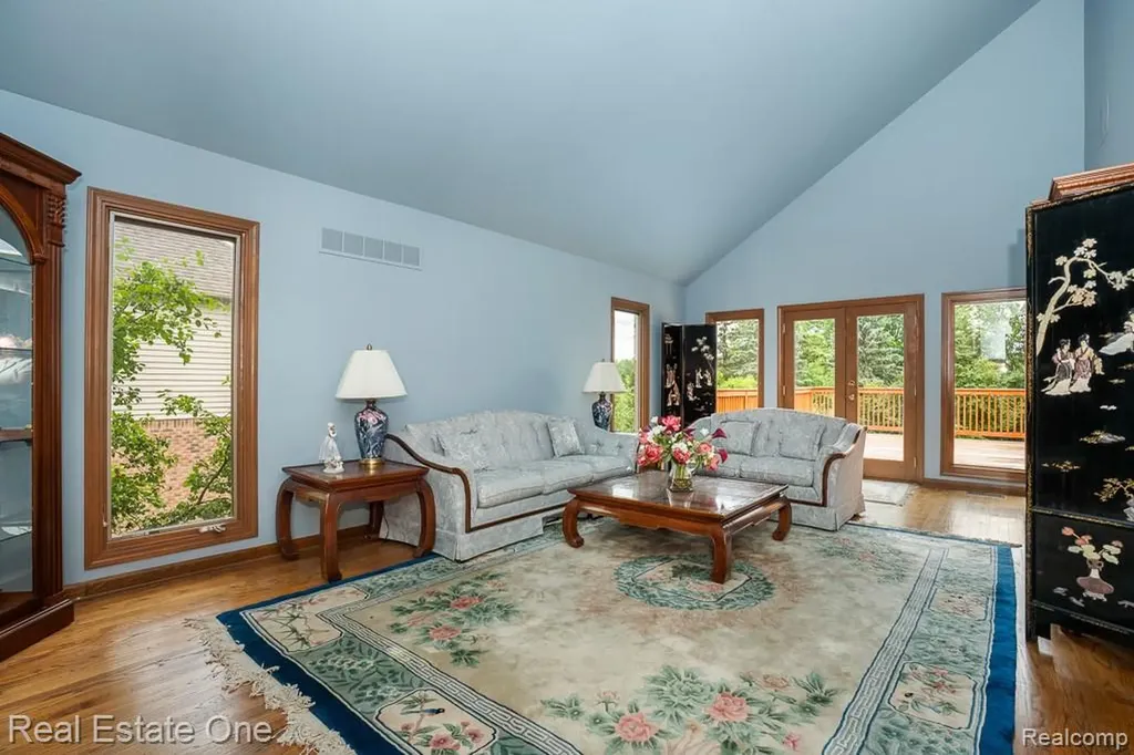 2898 Eagle Drive Rochester Hills City MI 48309