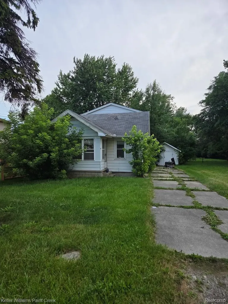 2051 Orpington Drive Troy City MI 48083
