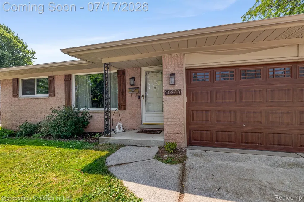 20200 Shores Street St. Clair Shores City MI 48080